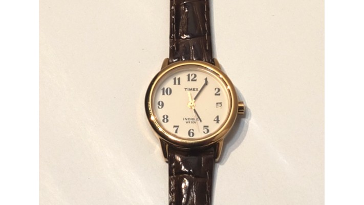 Montre Timex pour femme avec bracelet en cuir enbossé  (neuve) 
